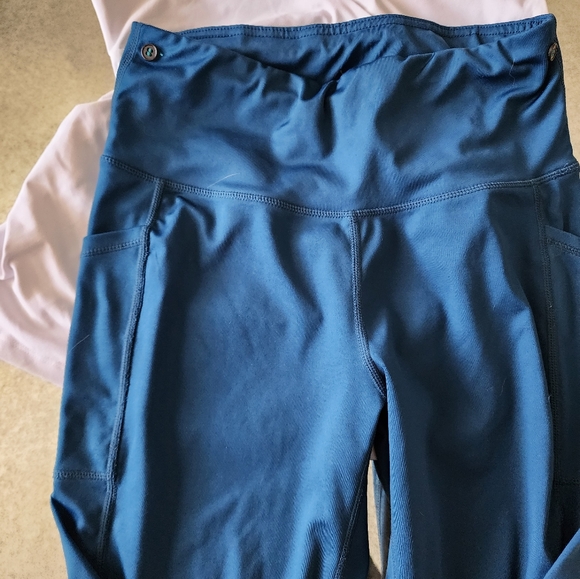Fabletics Top & pants combo - Picture 6 of 7